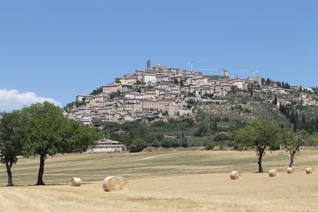Residenza Sant'Emiliano Hotell Trevi Exteriör bild